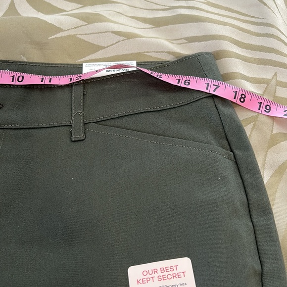 St John’s Bay Capri / NWT - Picture 9 of 10